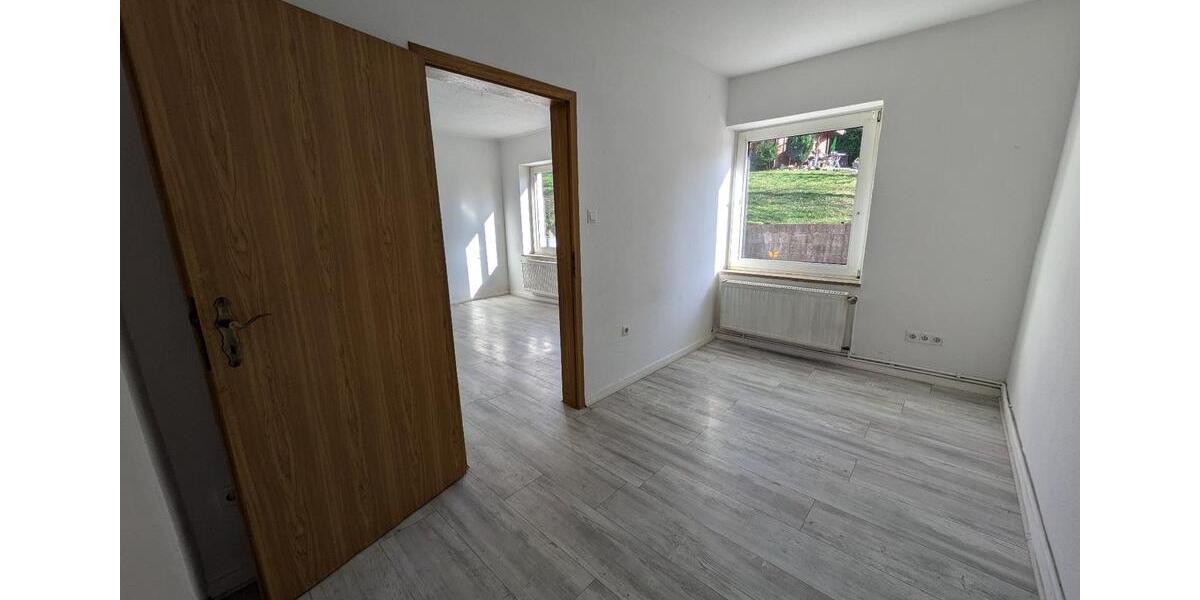 Erdgeschoßwohnung Remscheid Reinshagen - 3 Zimmer, 60 m&sup2;, 450&euro; | Angebot:26169976