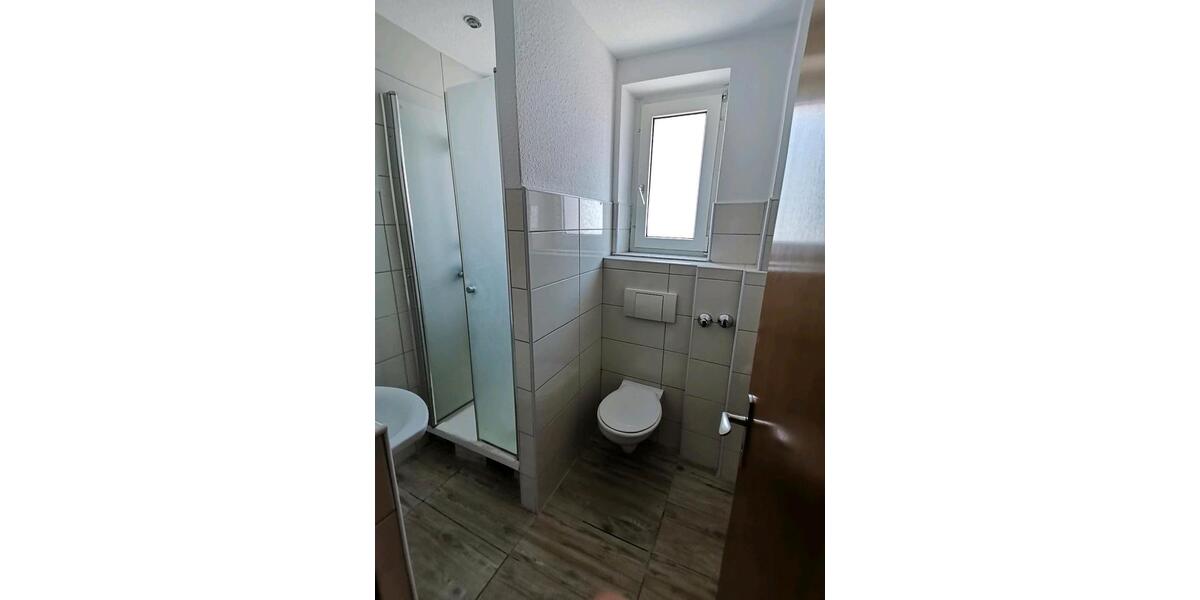 Etagenwohnung Wermelskirchen - 3 Zimmer, 80 m&sup2;, 1.070&euro; | Angebot:26381653