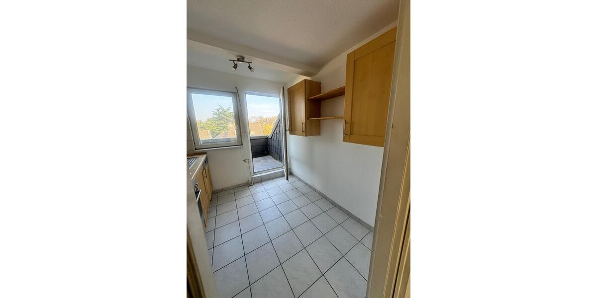 Dachgeschoßwohnung Duisburg Mittelmeiderich - 3 Zimmer, 66 m&sup2;, 750&euro; | Angebot:26165974