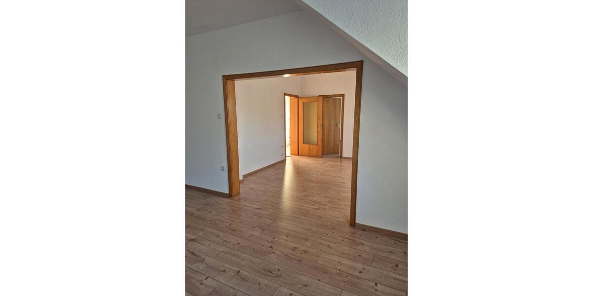 Dachgeschoßwohnung Bochum Eppendorf - 3 Zimmer, 85 m&sup2;, 1.050&euro; | Angebot:26149257