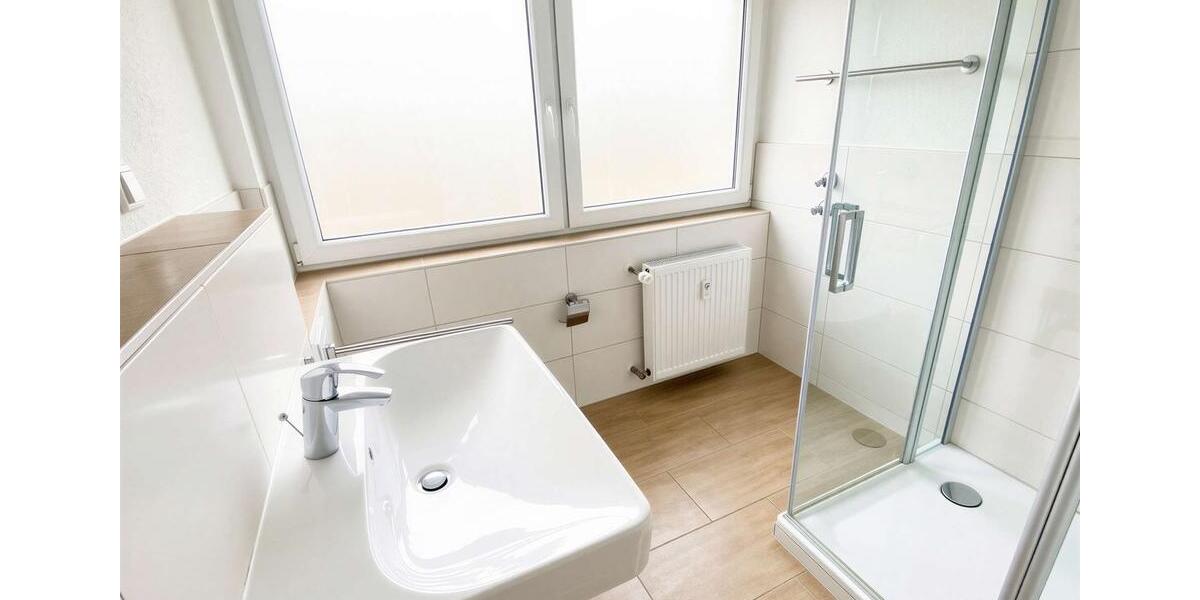 Etagenwohnung Oberhausen - 2 Zimmer, 82 m&sup2;, 750&euro; | Angebot:26338385