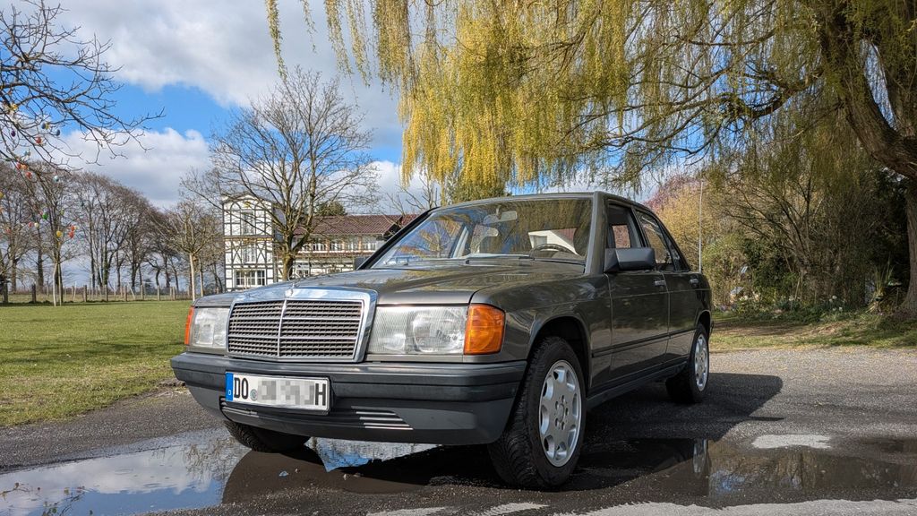 Mercedes-Benz 190 146.000 km 8.600 &euro; Dortmund 44287