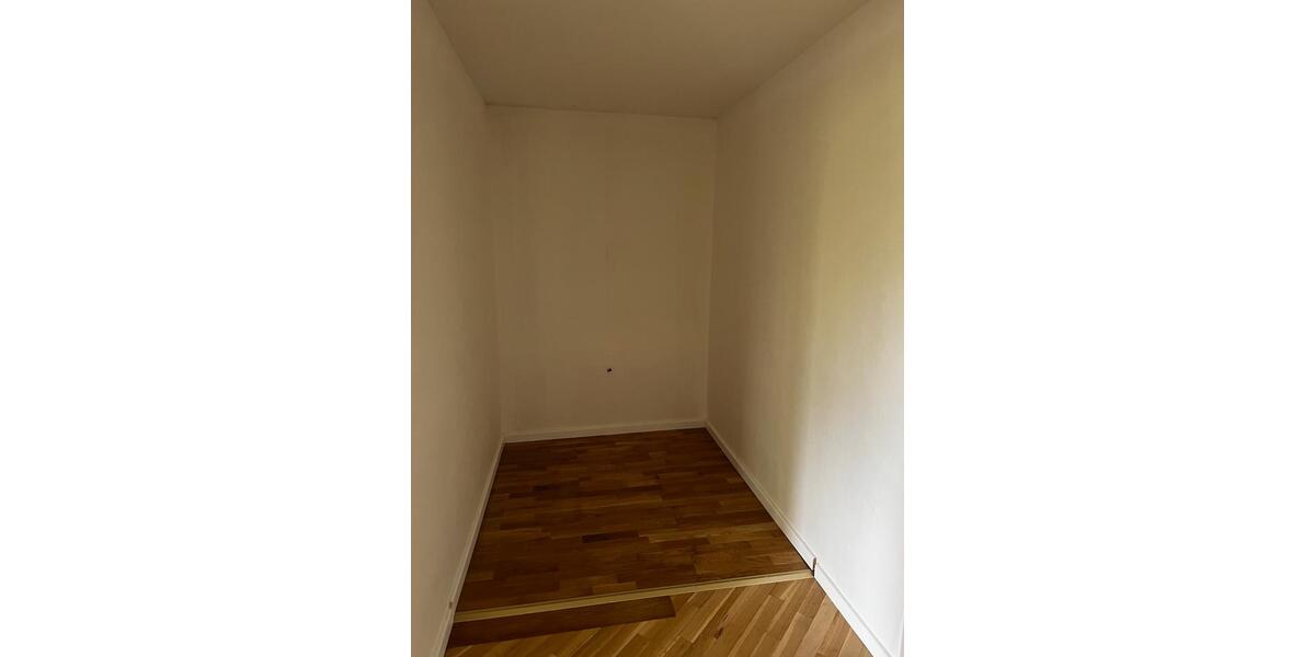 Erdgeschoßwohnung Wuppertal Gemarkung Nächstebreck - 2 Zimmer, 98 m&sup2;, 870&euro; | Angebot:26126068