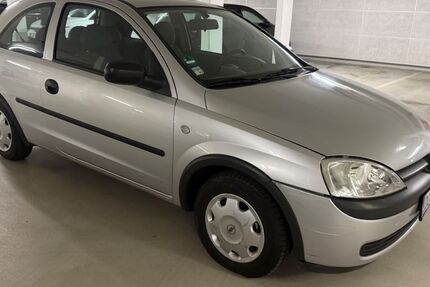 Opel Corsa 28.000 km 3.000 &euro; Essen 45326