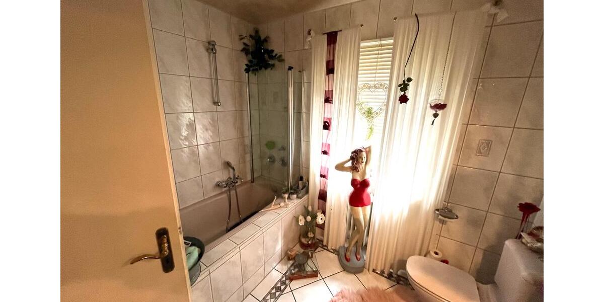 Dachgeschoßwohnung Hagen Hohenlimburg - 4.5 Zimmer, 140 m&sup2;, 295.000&euro; | Angebot:27096884