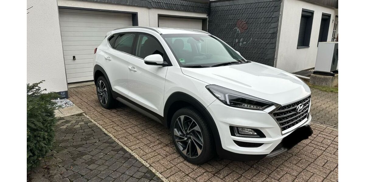 Hyundai TUCSON 102.000 km 15.900 &euro; Velbert 42549