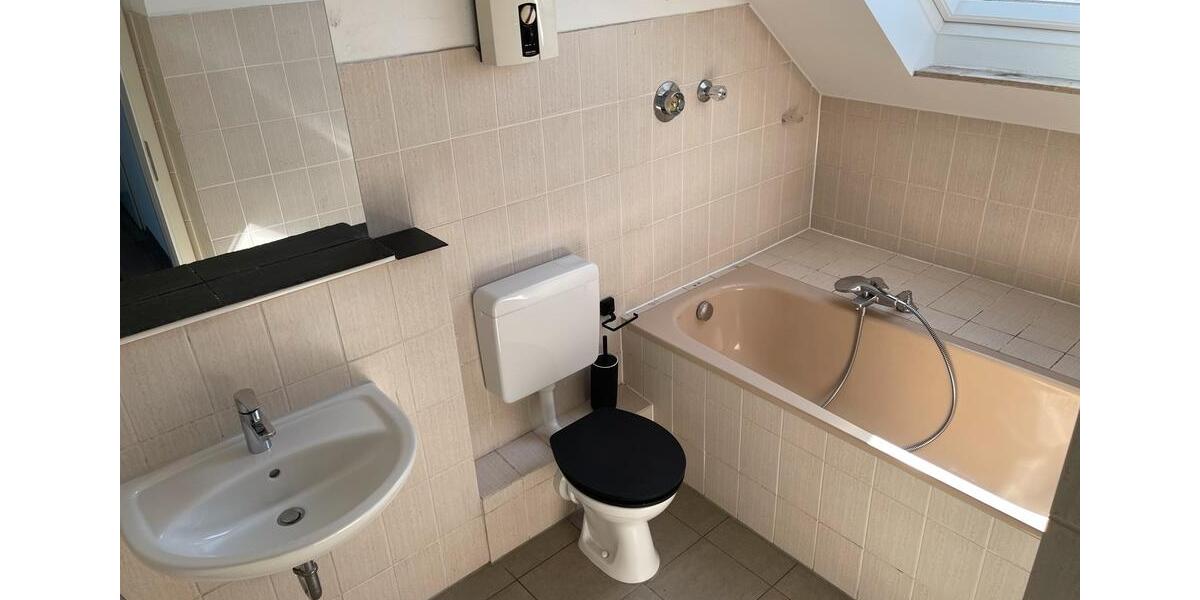 Dachgeschoßwohnung Herne Eickel - 2.5 Zimmer, 80 m&sup2;, 595&euro; | Angebot:26385461