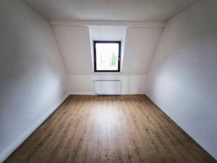 Etagenwohnung Oberhausen Schwarze Heide - 3 Zimmer, 110 m&sup2;, 880&euro; | Angebot:26878998