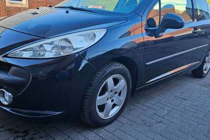 Peugeot 207 150.000 km 900 &euro; Oberhausen 46149