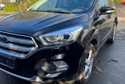 Ford Kuga 109.000 km 9.000 &euro; Essen 45147
