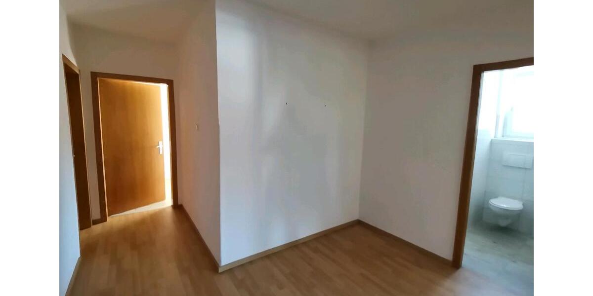 Etagenwohnung Wermelskirchen - 3 Zimmer, 80 m&sup2;, 1.070&euro; | Angebot:26381653