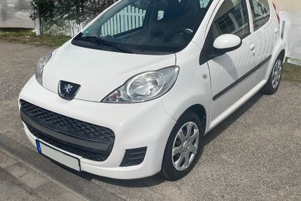 Peugeot 107 31.000 km 3.600 &euro; Solingen 42699