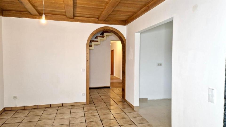 Etagenwohnung Bottrop Ebel - 8 Zimmer, 188 m&sup2;, 1.800&euro; | Angebot:26252928