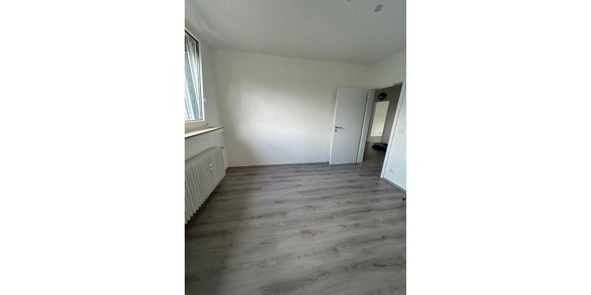 Dachgeschoßwohnung Oberhausen Biefang - 3.5 Zimmer, 67 m&sup2;, 700&euro; | Angebot:26322754