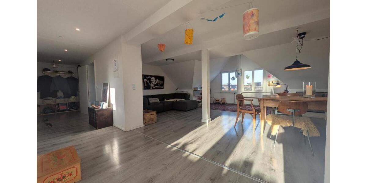 Dachgeschoßwohnung Bochum Günnigfeld - 4 Zimmer, 110 m&sup2;, 1.175&euro; | Angebot:26229036
