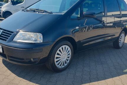 VW Sharan 99.748 km 9.999 &euro; Essen 45326
