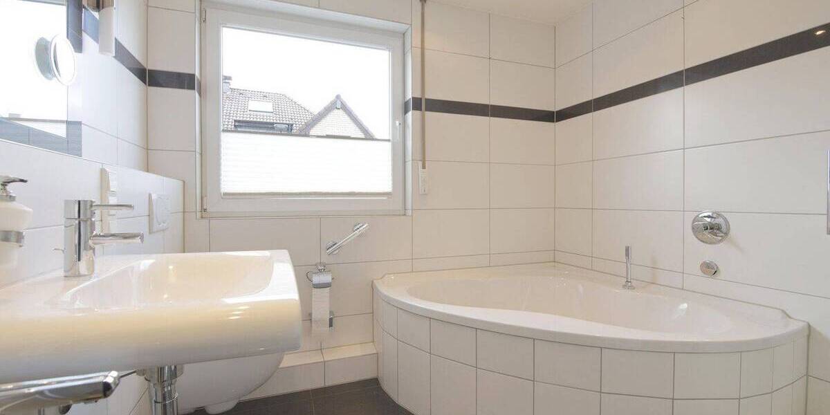 Etagenwohnung Bochum Weitmar - 4 Zimmer, 100 m&sup2;, 385.000&euro; | Angebot:26339420