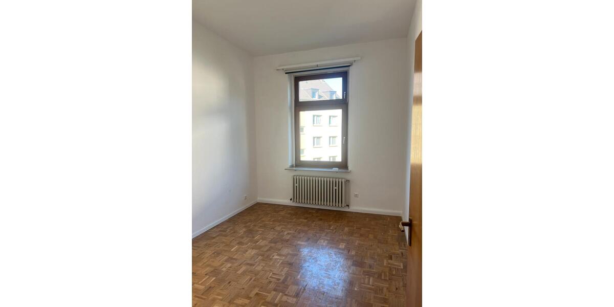 Etagenwohnung Duisburg - 4.5 Zimmer, 110 m&sup2;, 990&euro; | Angebot:26365978