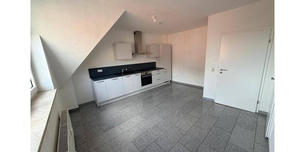 Dachgeschoßwohnung Essen Stadtbezirk II - 2 Zimmer, 65 m&sup2;, 790&euro; | Angebot:26347701