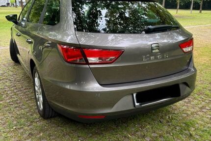 Seat Leon 104.142 km 7.499 &euro; Gladbeck 45964