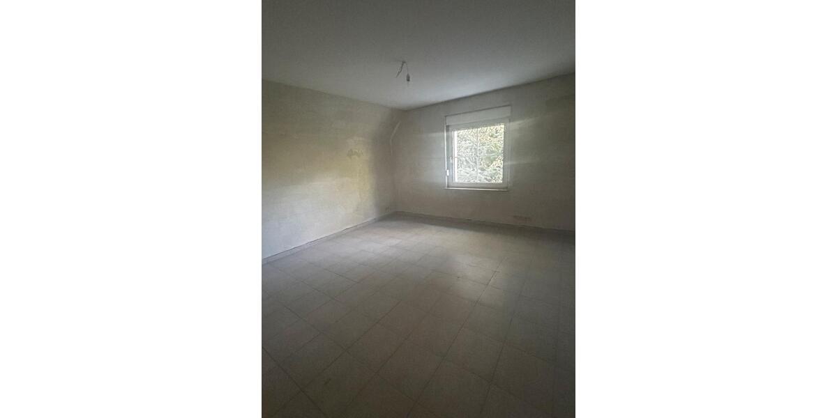 Etagenwohnung Schalksmühle - 4.5 Zimmer, 120 m&sup2;, 750&euro; | Angebot:26221239
