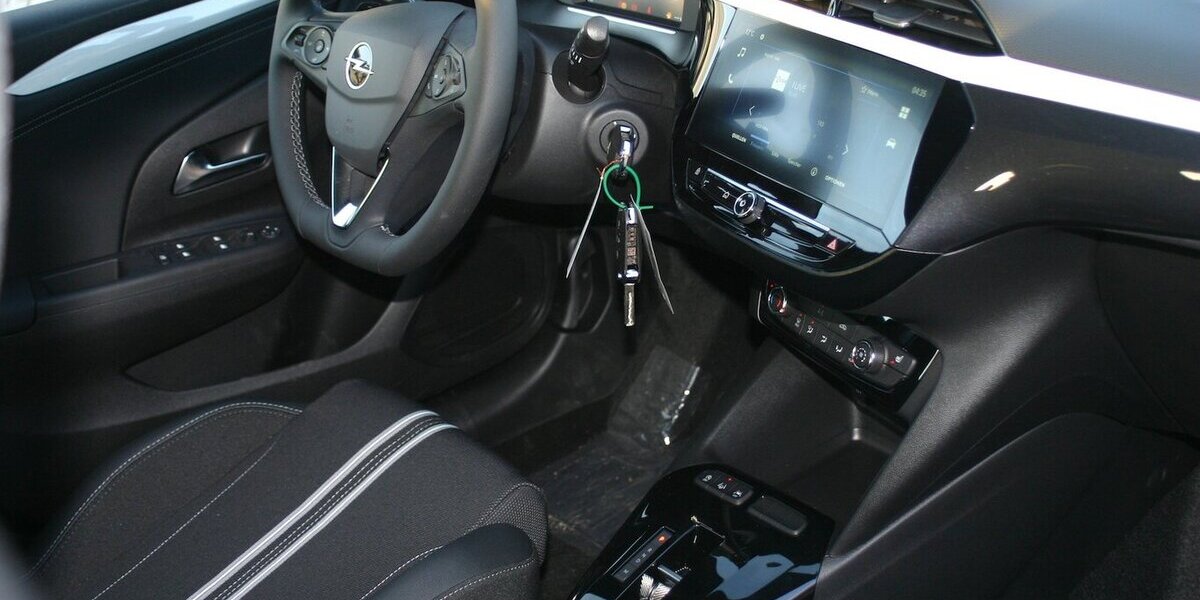 Opel Corsa GS Automatik|Voll-LED|Winterpaket| Kamera 25.137 km 17.750 &euro; Wermelskirchen 42929
