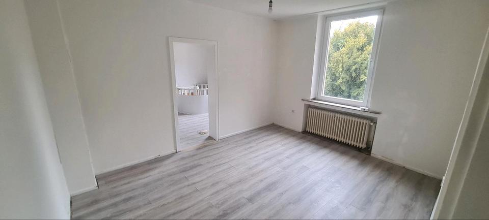 Etagenwohnung Duisburg Mittelmeiderich - 3 Zimmer, 75 m&sup2;, 900&euro; | Angebot:26364723