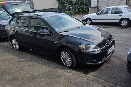 VW Golf 267.000 km 5.200 &euro; Solingen 42651