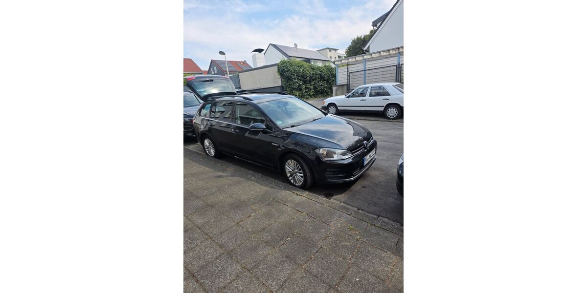 VW Golf 267.000 km 5.200 &euro; Solingen 42651