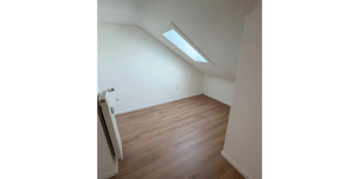 Dachgeschoßwohnung Bottrop - 3 Zimmer, 60 m&sup2;, 600&euro; | Angebot:26367454