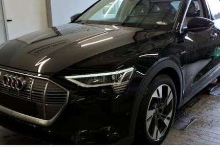 Audi e-tron 40.320 km 33.980 &euro; Duisburg 47178