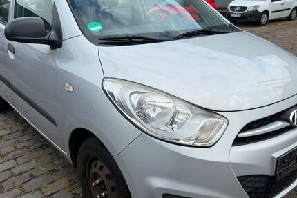 Hyundai i10 42.556 km 2.490 &euro; wuppertal 42285