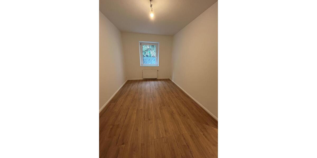 Etagenwohnung Wuppertal Arrenberg - 2 Zimmer, 68 m&sup2;, 715&euro; | Angebot:26252935