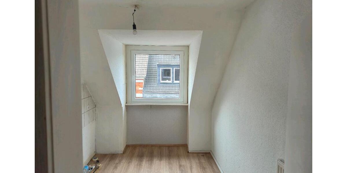 Dachgeschoßwohnung Essen Stadtbezirk VIII - 2.5 Zimmer, 57 m&sup2;, 760&euro; | Angebot:26347692