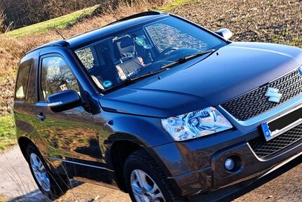 Suzuki Grand Vitara 63.500 km 9.000 &euro; Remscheid 42859