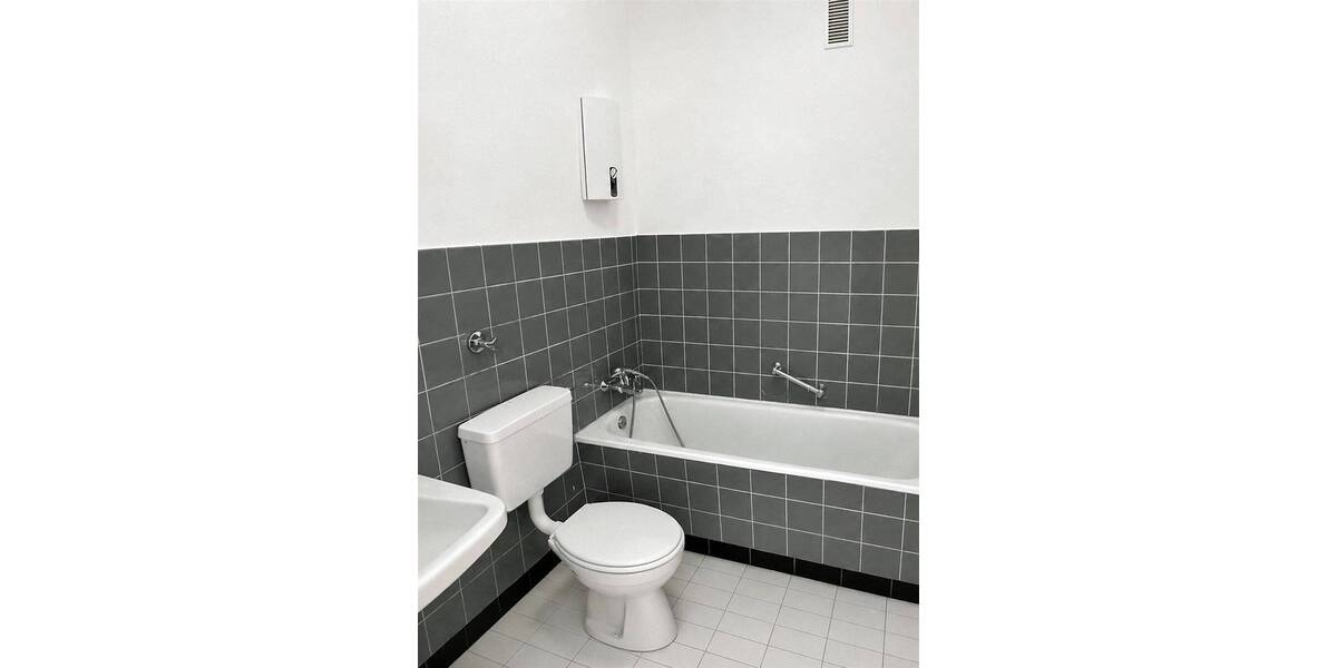 Etagenwohnung Oberhausen Schmachtendorf - 3 Zimmer, 77 m&sup2;, 465&euro; | Angebot:26887791