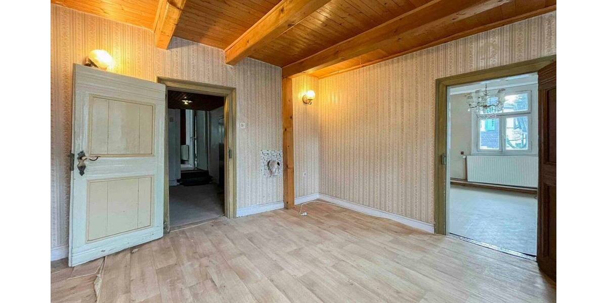 Einfamilienhaus Solingen Gräfrath - 6 Zimmer, 108 m&sup2;, 160.000&euro; | Angebot:26418450