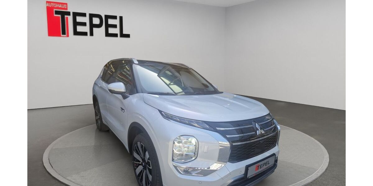 Mitsubishi Plug-in Hybrid Outlander 3.000 km 52.990 &euro; Wuppertal 42117
