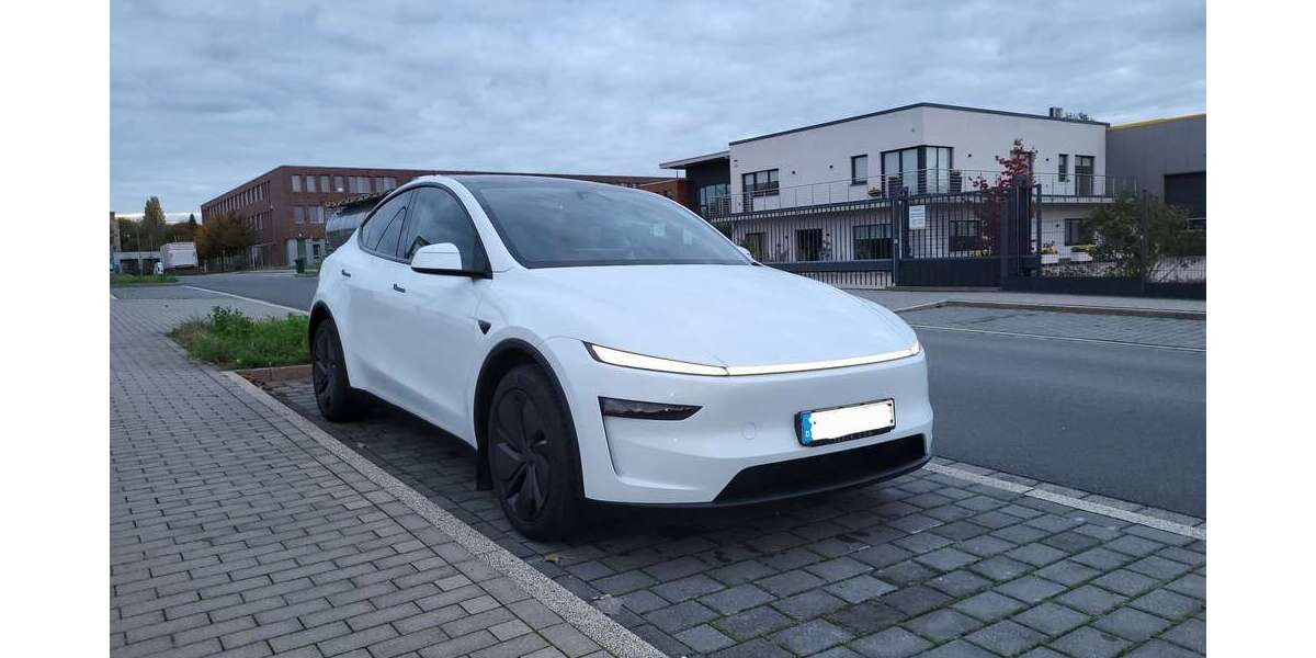 Tesla Model Y 6.490 km 52.999 &euro; Erkrath 40699