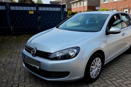 VW Golf 135.000 km 5.100 &euro; Essen 45326