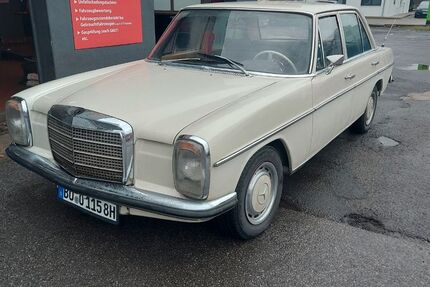 Mercedes-Benz 200 141.000 km 4.500 &euro; Bochum 44879