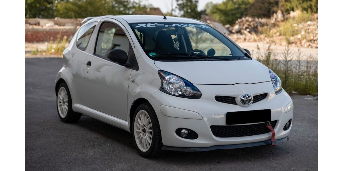 Toyota Aygo (X) 127.000 km 4.950 &euro; Velbert 42551