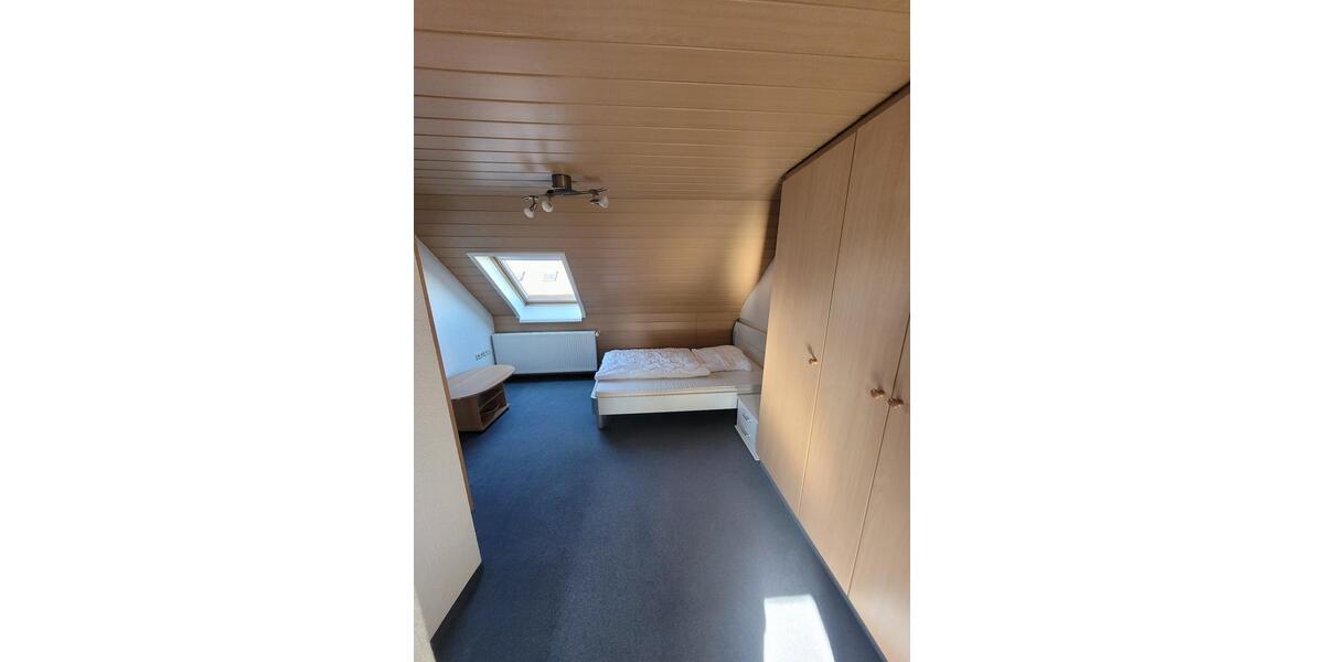 Dachgeschoßwohnung Essen Frillendorf - 1 Zimmer, 32 m&sup2;, 350&euro; | Angebot:26224985