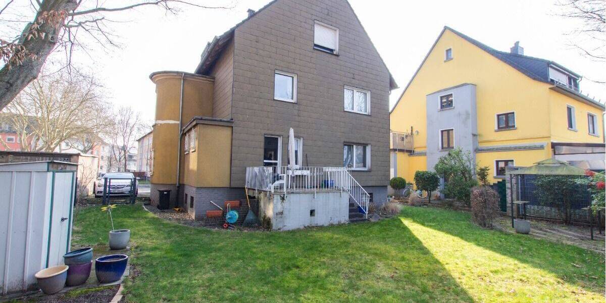Mehrfamilienhaus, Wohnhaus Essen Bergerhausen - 8 Zimmer, 229 m&sup2;, 440.000&euro; | Angebot:26862346