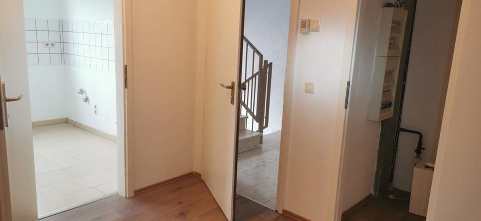 Hochparterre Radevormwald - 3 Zimmer, 86 m&sup2;, 800&euro; | Angebot:26150911