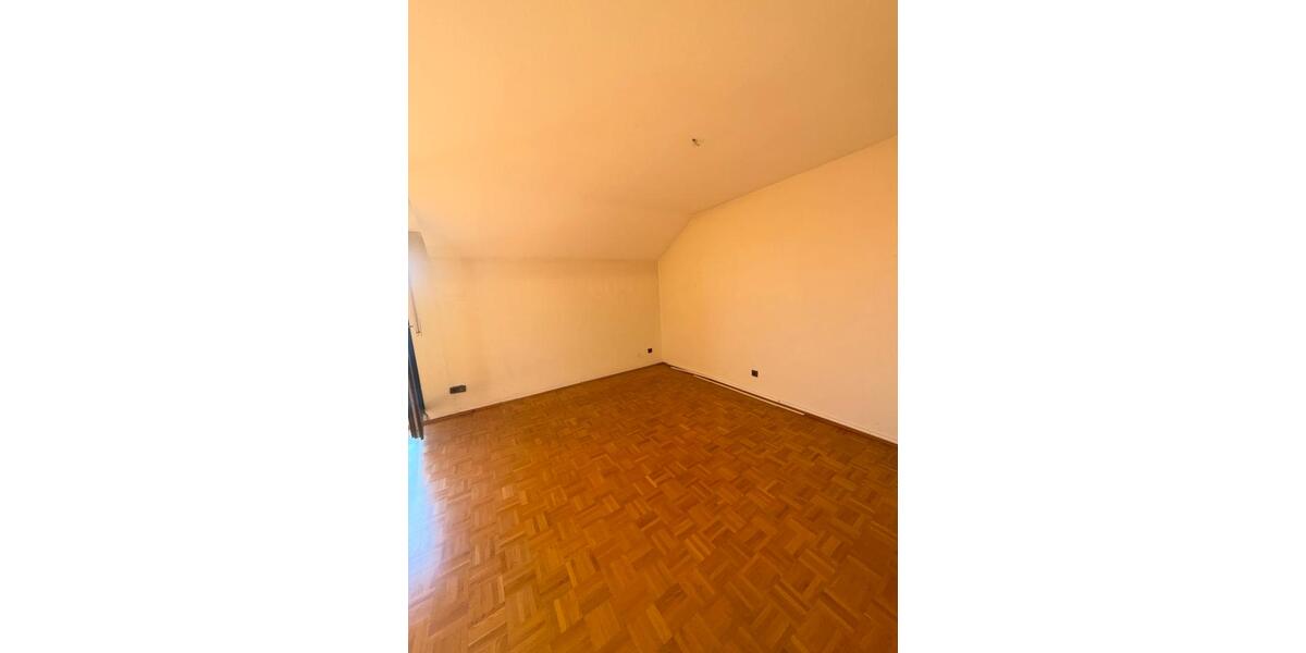 Dachgeschoßwohnung Hagen Hagen-Nord - 3 Zimmer, 85 m&sup2;, 980&euro; | Angebot:26375515