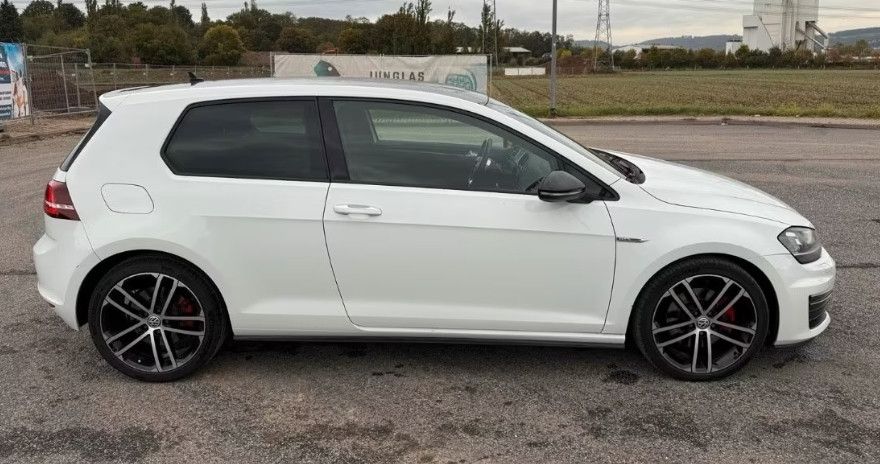 VW Golf 215.000 km 10.890 &euro; Remscheid 42897