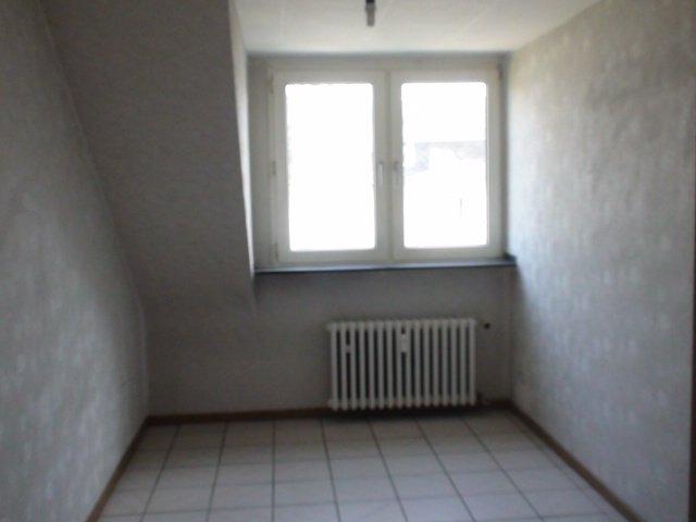 Dachgeschoßwohnung Oberhausen - 3 Zimmer, 70 m&sup2;, 117.000&euro; | Angebot:26945409