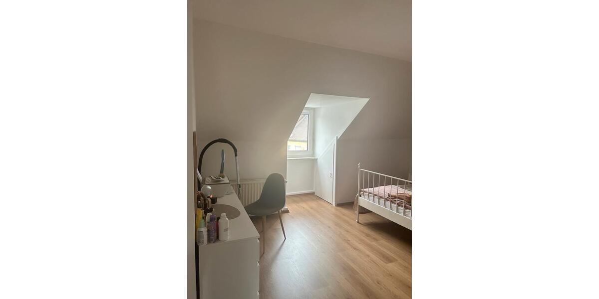 Dachgeschoßwohnung Wuppertal Elberfeld - 2 Zimmer, 60 m&sup2;, 650&euro; | Angebot:26190221