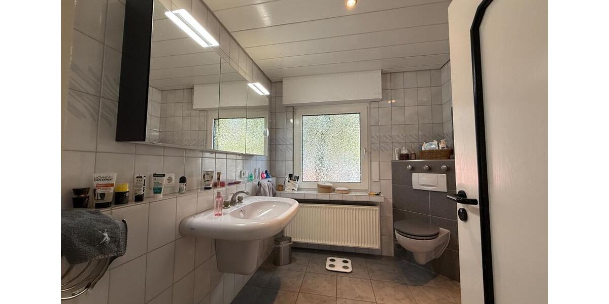 Erdgeschoßwohnung Gladbeck - 3 Zimmer, 135 m&sup2;, 1.300&euro; | Angebot:26021642